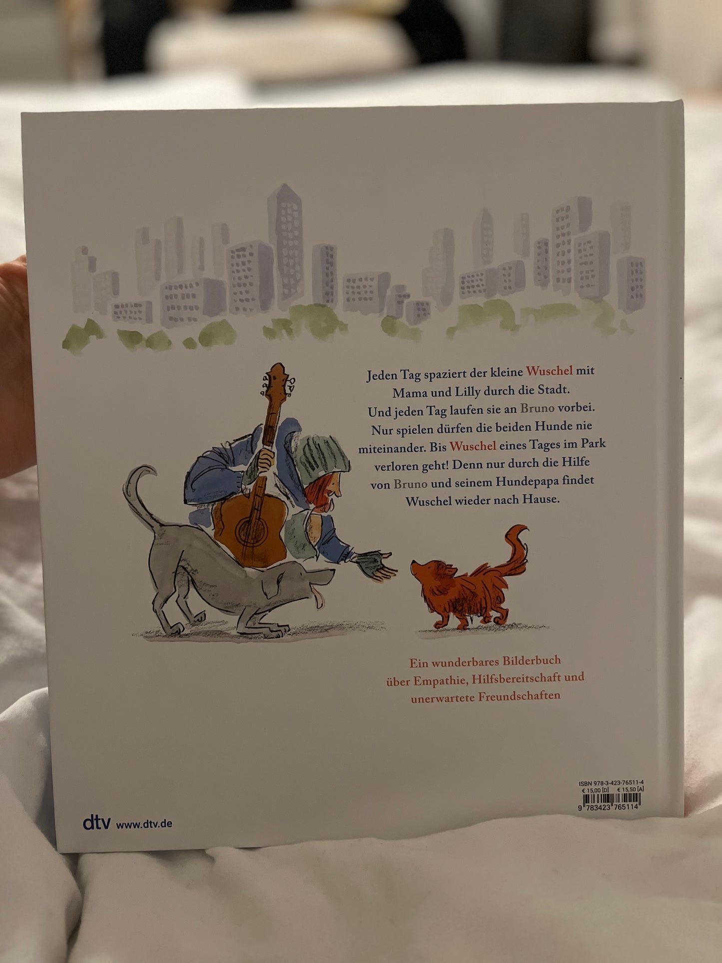 Freunde gibt es überall Ein Bilderbuch über Empathie, Hilfsbereitschaft und unerwartete Freundschaften von Emma Chinnery