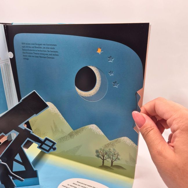 Albert Einstein Pop-Up-Buch ab 5 | SCIENCE POPS – Kinderbuch Blick ins Buch