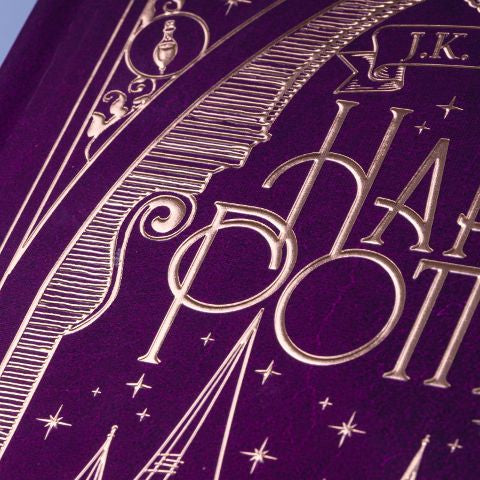 Harry Potter - Gesamtausgabe (Harry Potter) von J.K. Rowling Ungekürzter Sammelband mit allen 7 Büchern des modernen Kinderbuch-Klassikers - mit Bronzeprägung und Lesebändchen ab 10 Jahren über den bekanntesten Zauberer der Welt