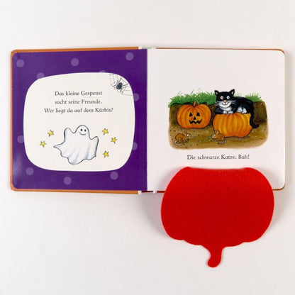 Wer versteckt sich an Halloween? Fühlbuch ab 1 Jahr I Die schwarze Katze versteckt sich hinter der Filzklappe in Form eines Kürbisses